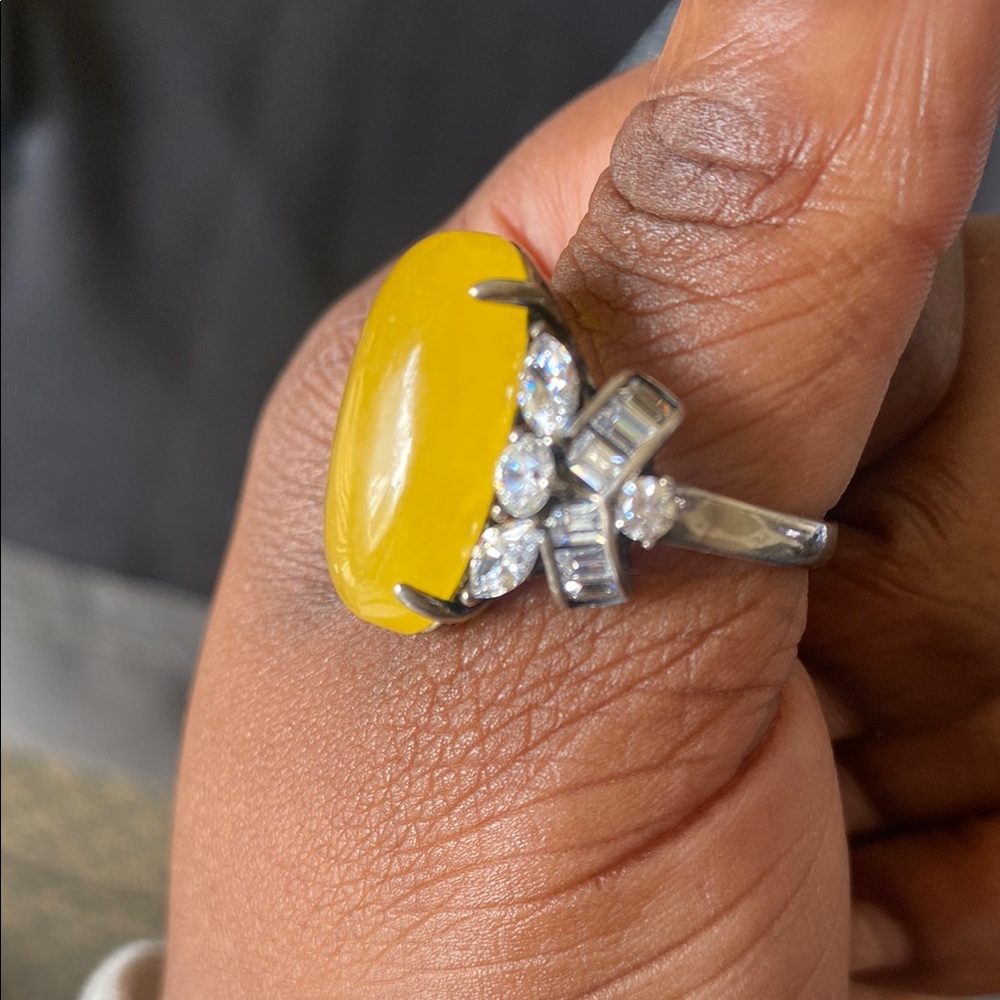 Elegant Yellow Stone Silver Ring - Picture 4 of 5